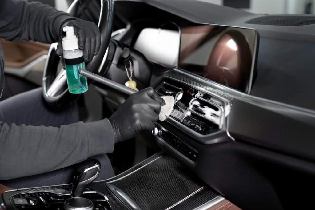 Car staging vs. Detailing : quelles différences et complémentarités ?