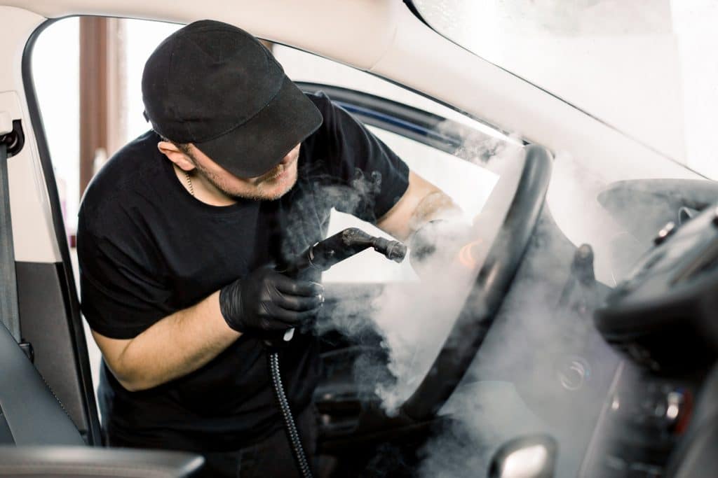Les meilleures pratiques pour un car staging extérieur et intérieur