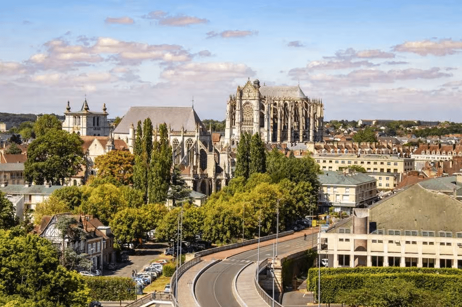 Cathédrale Saint-Pierre de Beauvais et vue sur la ville